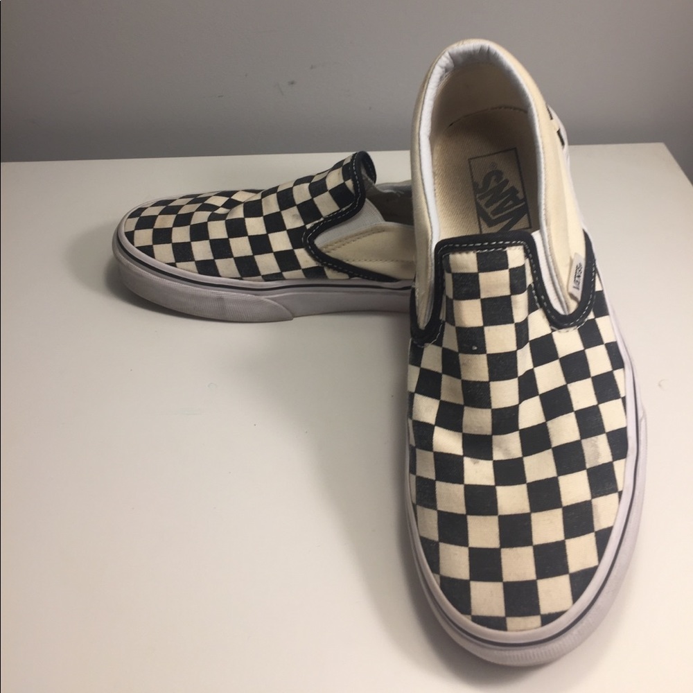 🌼CHECKERED VANS🌼